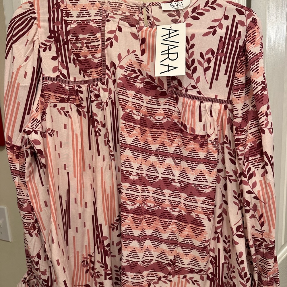 New with Tags blouse from Avara.  Size Large.